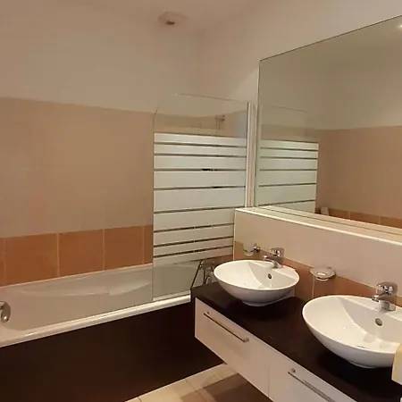 Marina Ile St Martin Joli 4 Pieces Avec Jacuzzi Cap D'agde *
