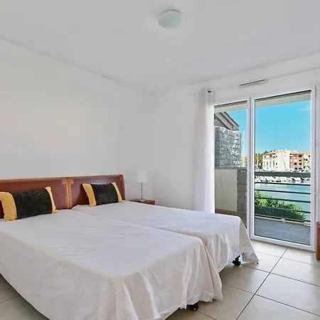 Marina Ile St Martin Joli 4 Pieces Avec Jacuzzi Cap D'agde *