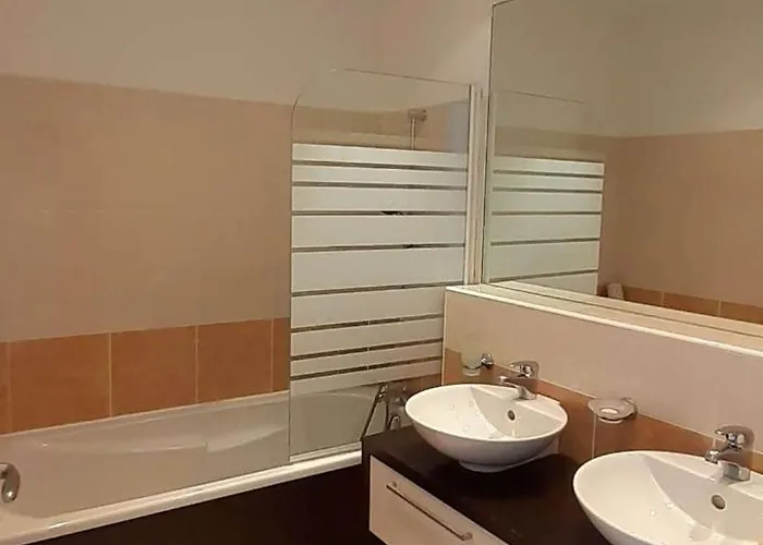 Marina Ile St Martin Joli 4 Pieces Avec Jacuzzi Cap D'agde *