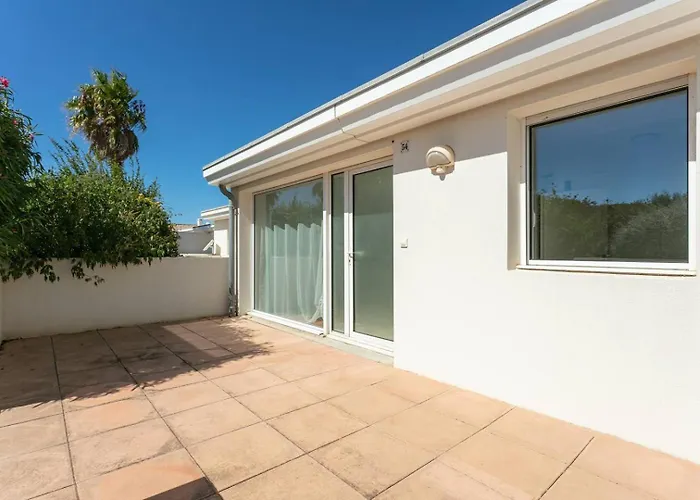 Marina Ile St Martin Joli 4 Pieces Avec Jacuzzi Cap D'agde Agde