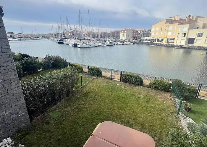 Marina Ile St Martin Joli 4 Pieces Avec Jacuzzi Cap D'agde Agde